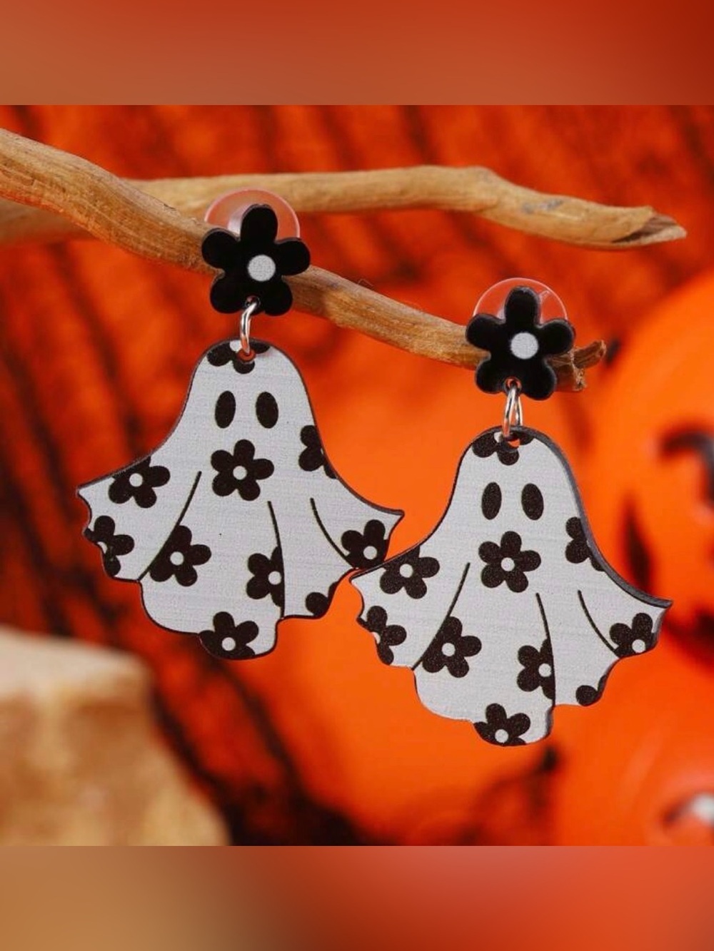 Ghost Halloween stud/dangle earrings Black & White  NEW Super Cute
